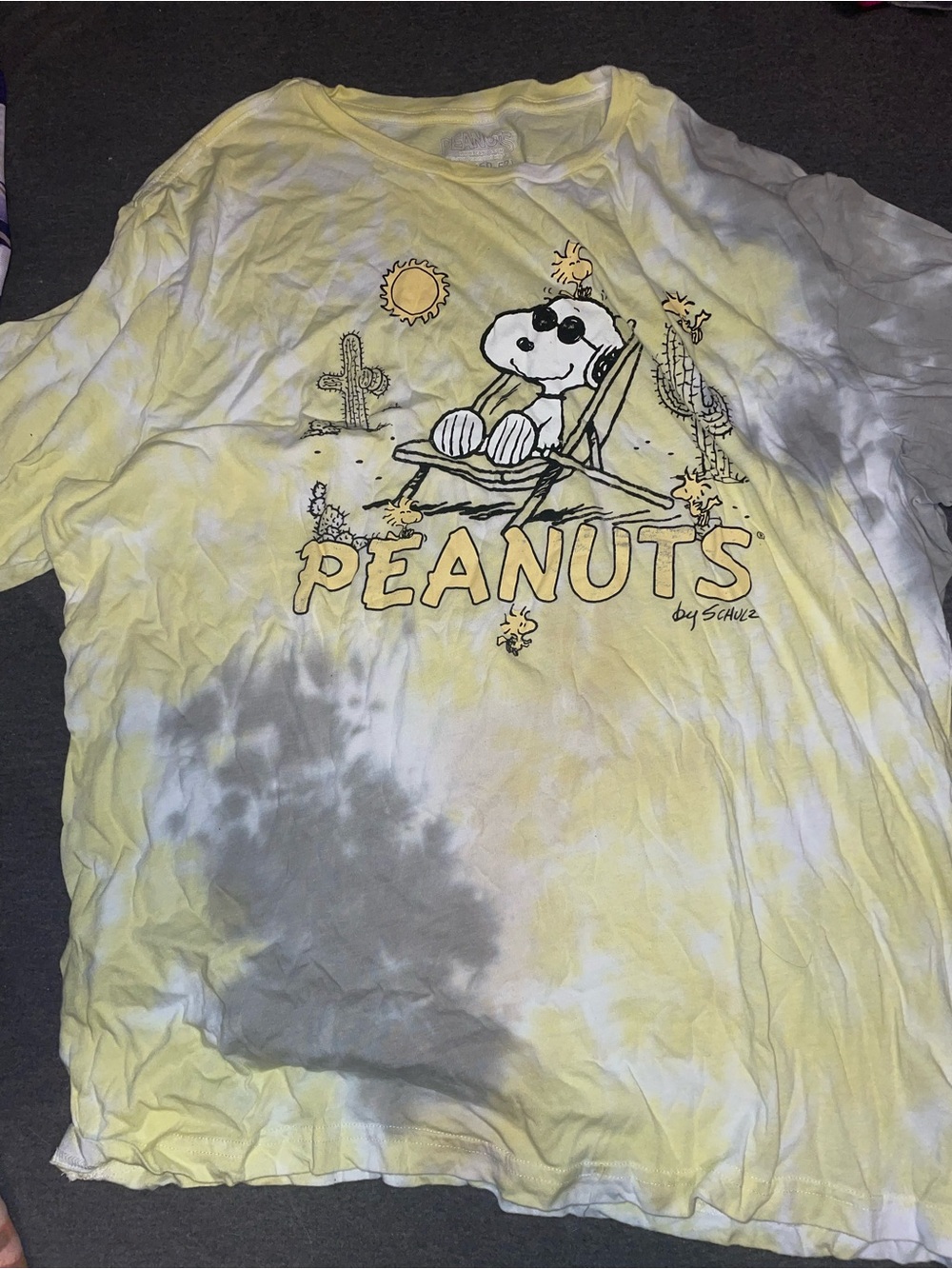 Peanuts Snoopy Tie-Dye T-Shirt in Yellow and Gray size 2XL